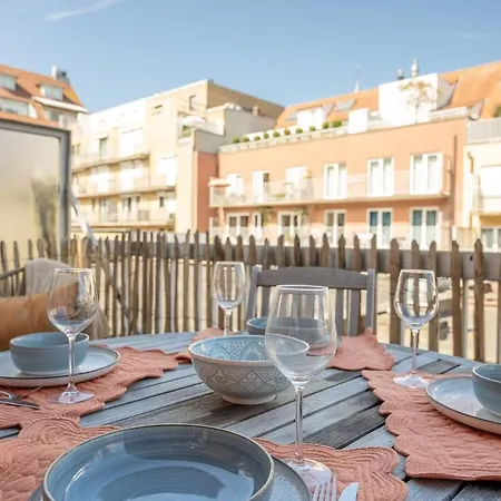 Marie, Met Terras En Garage アパート クノック・ヘイスト